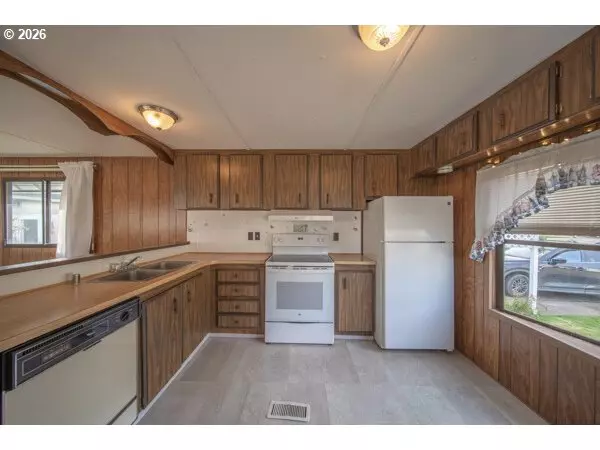 Reedsport, OR 97467,1413 HAWTHORNE AVE #32