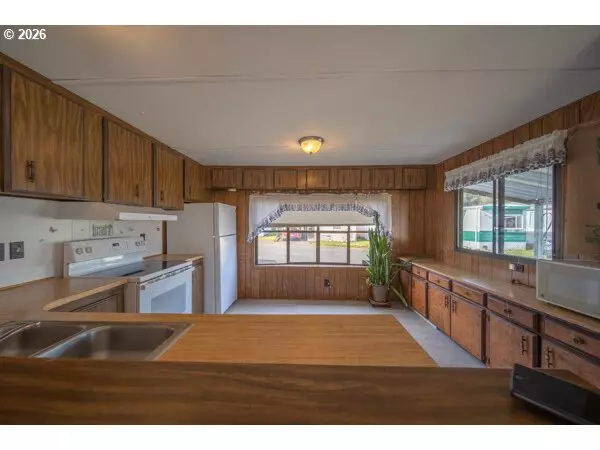 Reedsport, OR 97467,1413 HAWTHORNE AVE #32