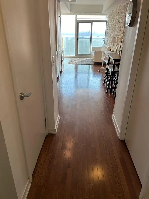 Toronto C01, ON M5J 0B1,14 York ST #5707