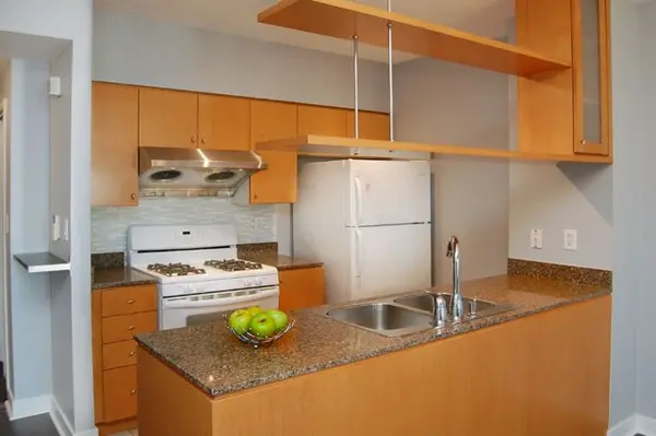 Toronto C01, ON M5V 3V9,35 Mariner TER #2208