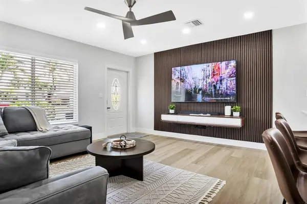 Pompano Beach, FL 33060,421 SE 14th Ave