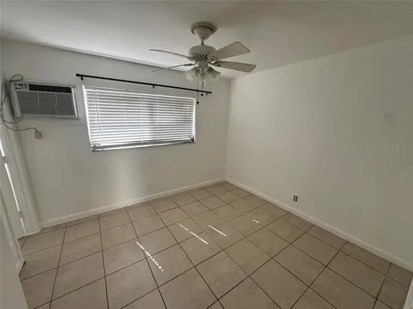 Oakland Park, FL 33334,5156 NE 6th Ave #206