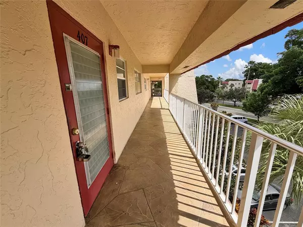 Margate, FL 33063,1035 Country Club Dr #407
