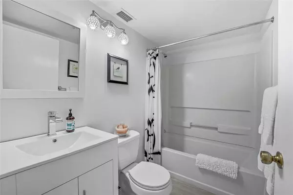 Boca Raton, FL 33433,8267 Severn Drive #C