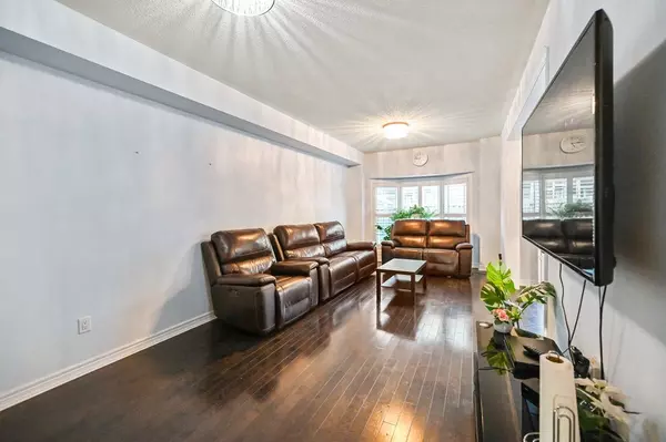 Bradford West Gwillimbury, ON L3Z 0K1,39 Naylor DR