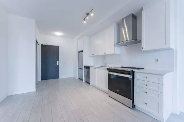 Kitchener, ON N2H 0C9,55 Duke ST W #309