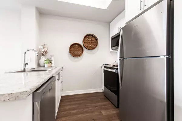 Hamilton, ON L8G 0B9,870 Queenston RD #602