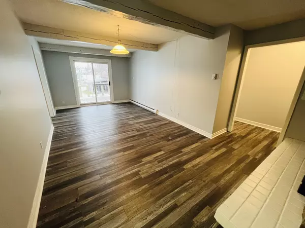 Belleville, ON K8P 3Y9,122 SIDNEY ST