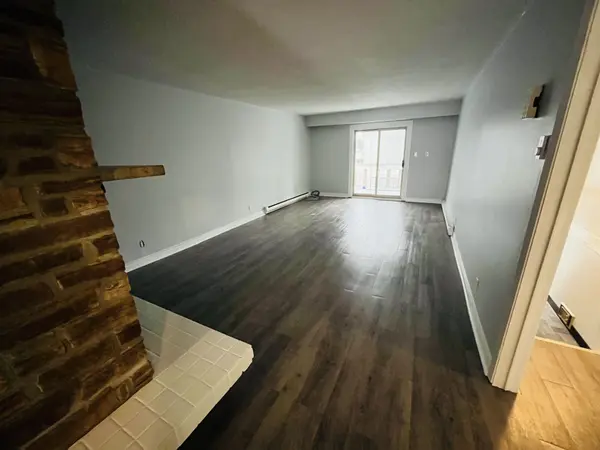 Belleville, ON K8P 3Y9,122 SIDNEY ST