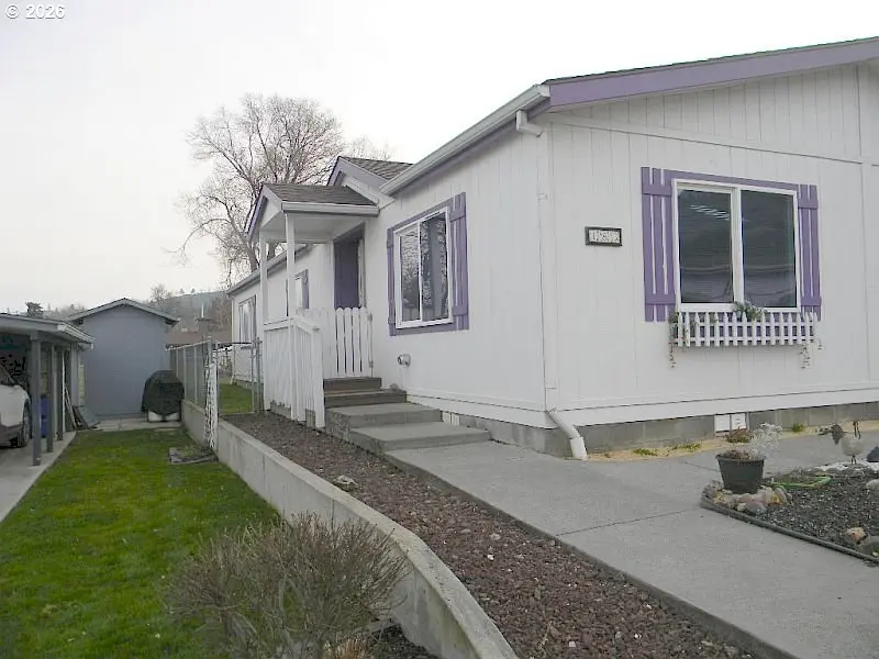 The Dalles, OR 97058,950 POMONA ST #183