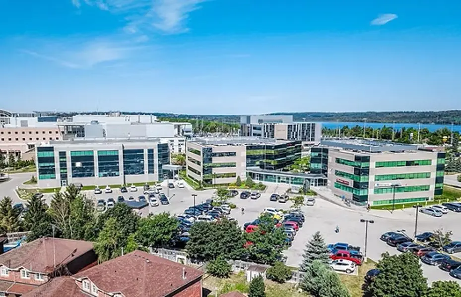 5 Quarry Ridge RD #209, Barrie, ON L4M 7G1