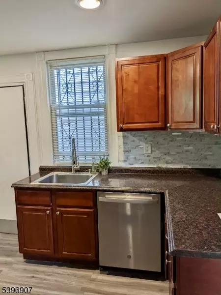 Newark City, NJ 07107,203 2Nd St