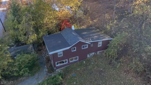 Vernon Twp., NJ 07461,18 Decker Pond Rd