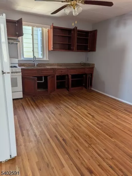 Elizabeth City, NJ 07202,313 Palmer St