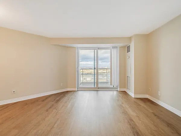 Toronto E09, ON M1P 5E4,83 Borough DR #2411