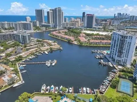 Hallandale Beach, FL 33009,2500 Parkview Dr #814