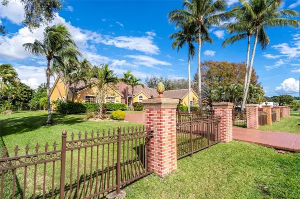 Plantation, FL 33325,11301 SW 3rd St