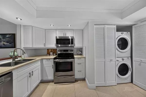 1550 NW 80th Ave #303, Margate, FL 33063