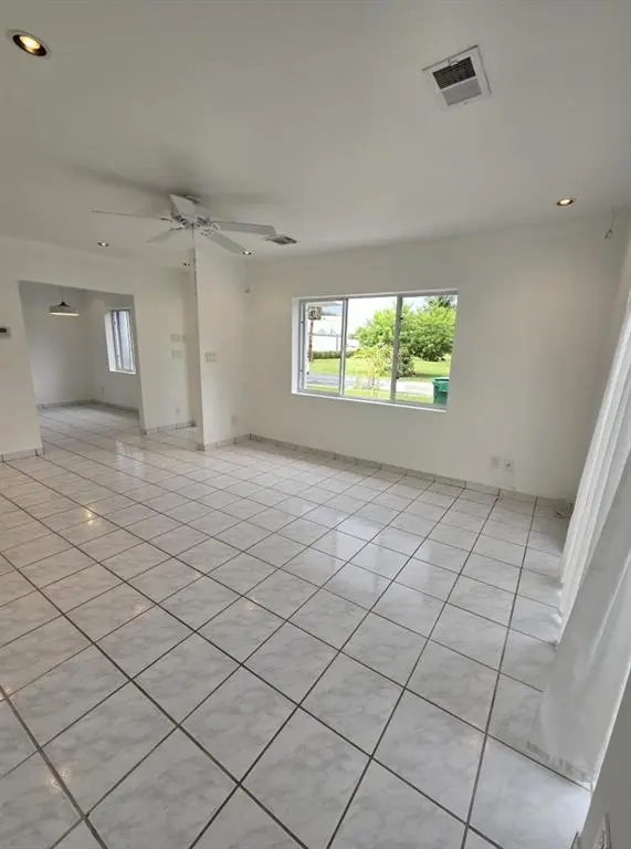 Dania Beach, FL 33004,31 SW 10th St