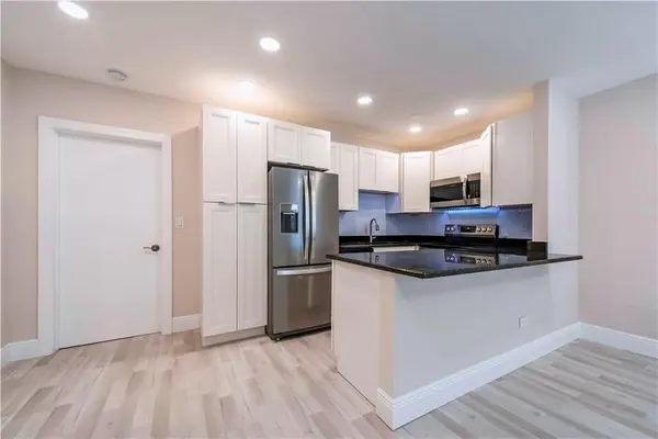 Fort Lauderdale, FL 33304,628 NE 8th Ave #1