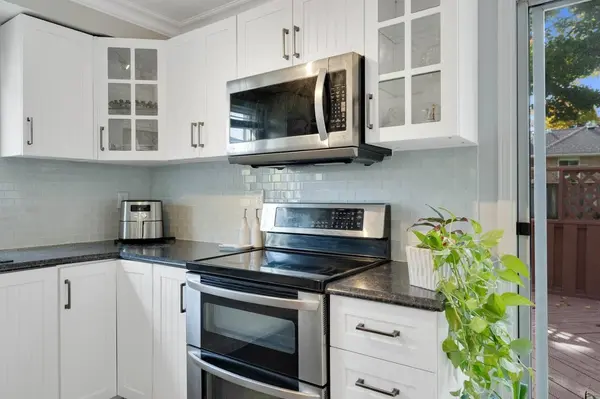 Barrie, ON L4N 6Z6,6 Balliston RD #6