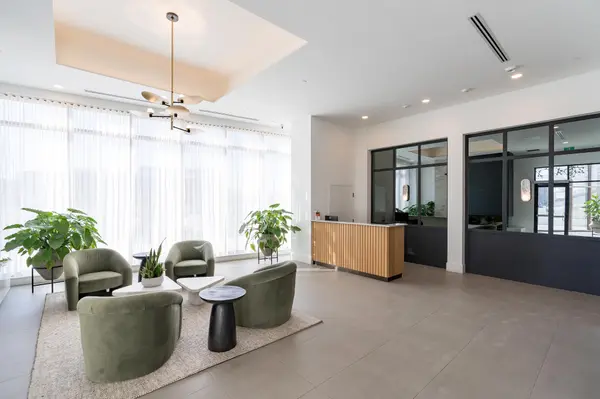 Collingwood, ON L9Y 0E8,31 Huron ST #611