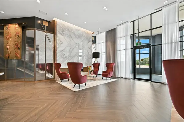 Oakville, ON L6M 4M2,405 Dundas ST W #PH06