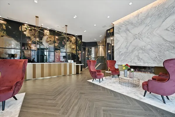 Oakville, ON L6M 4M2,405 Dundas ST W #PH06