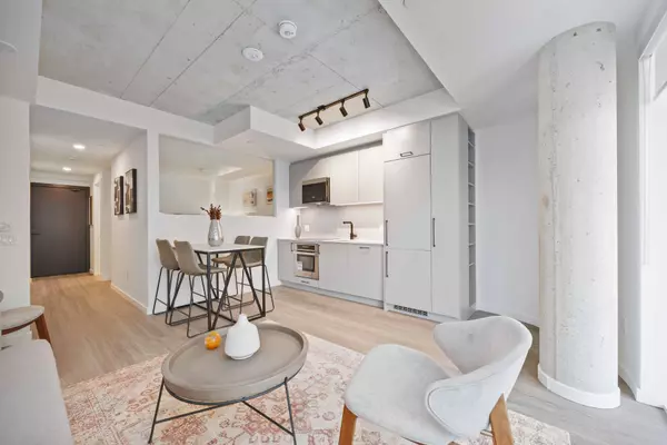 689 The Queensway ST #505, Toronto W07, ON M8Y 1L1