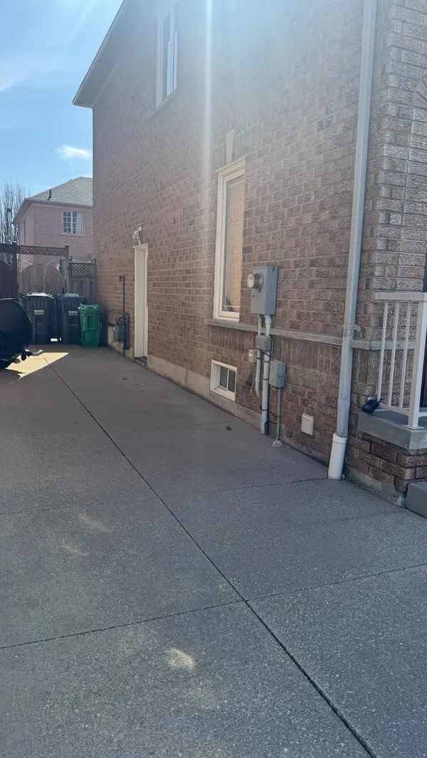 Brampton, ON L6R 2A9,3 Streamside LN #Bsmt
