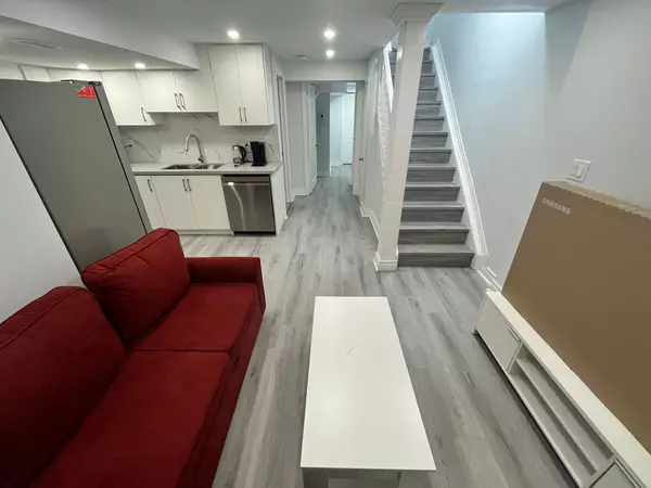 Mississauga, ON L5M 7E3,3432 Fountain Park AVE #Bsmnt