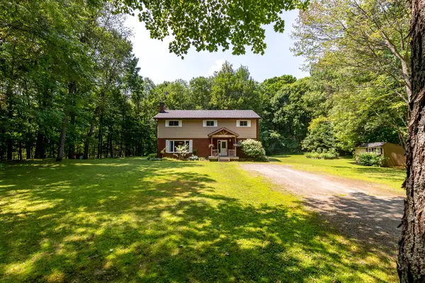 Huntsville, ON P1H 0G7,40 White Birch LN