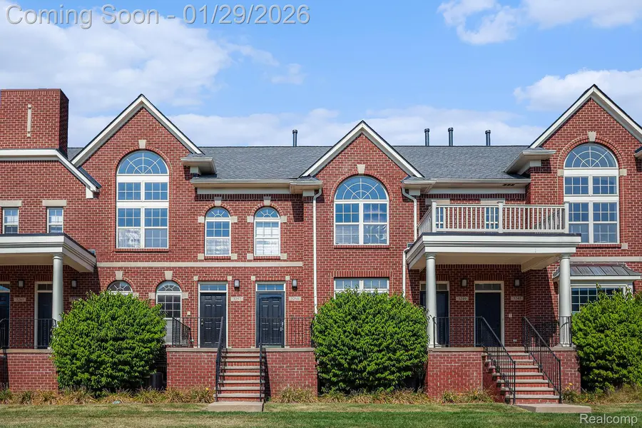 3253 Newbury PL, Troy, MI 48084