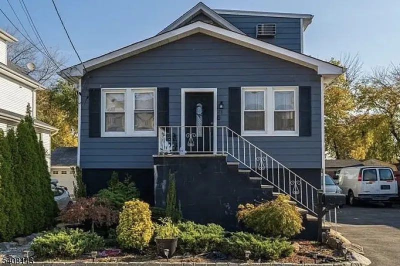 28 Sabina St, Little Ferry Boro, NJ 07643