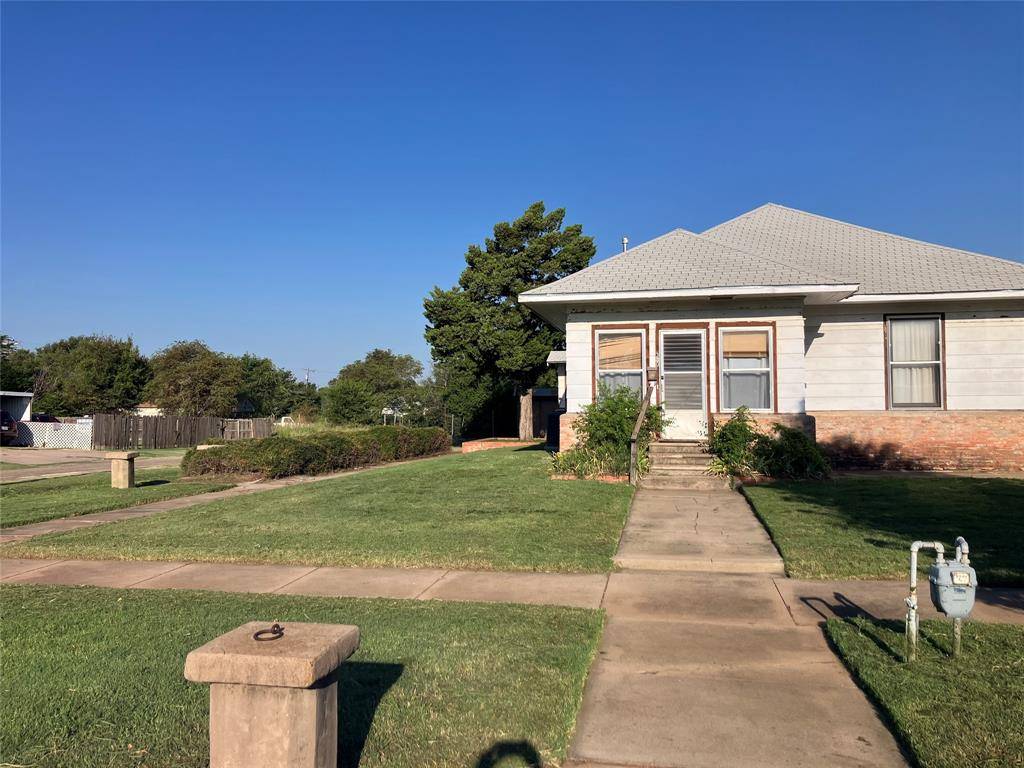 Quanah, TX 79252,310 Hughes Street