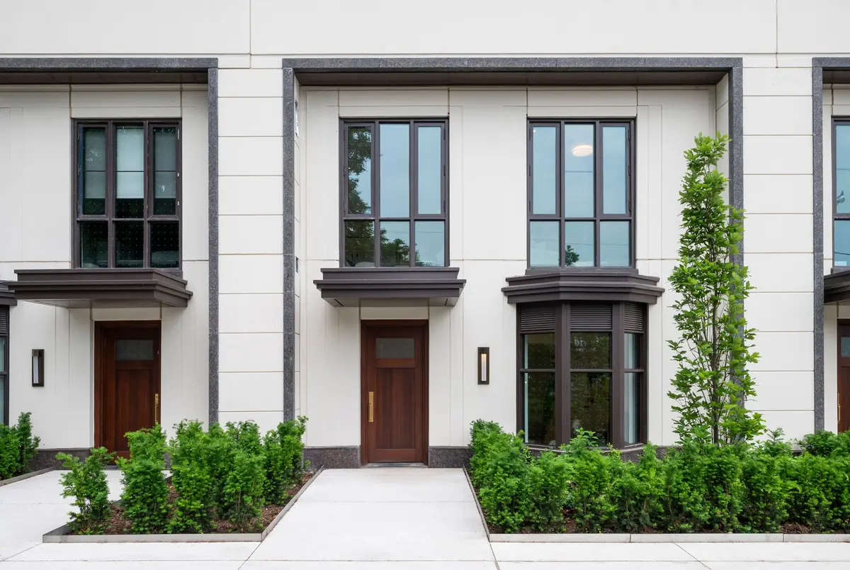 Toronto C04, ON M4N 0B3,1 Strathgowan AVE #TH2