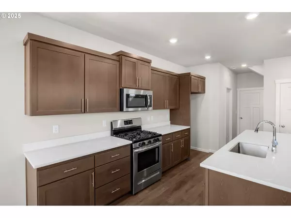 Albany, OR 97322,1418 Logan PKWY SE