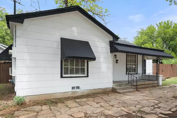 Fort Worth, TX 76111,3837B Earl Street