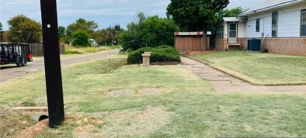 Quanah, TX 79252,310 Hughes Street