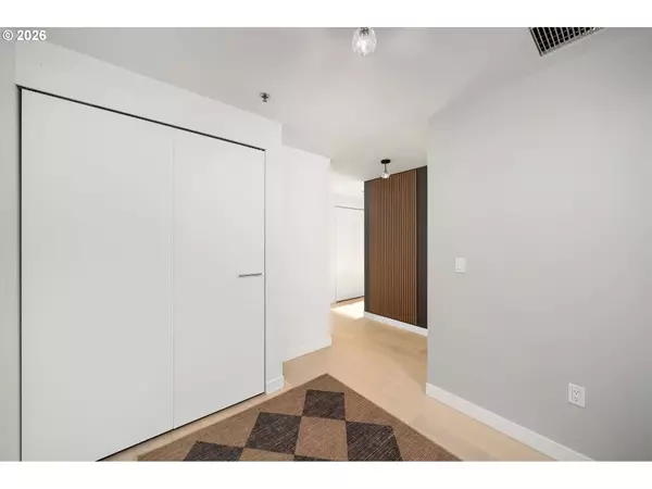 Portland, OR 97209,1260 NW NAITO PKWY #808