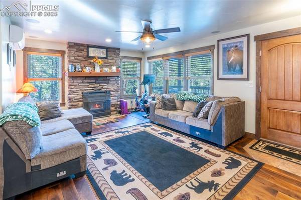 8946 Cottonwood DR, Beulah, CO 81023