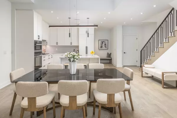 Toronto C04, ON M4N 0B3,1 Strathgowan AVE #TH2