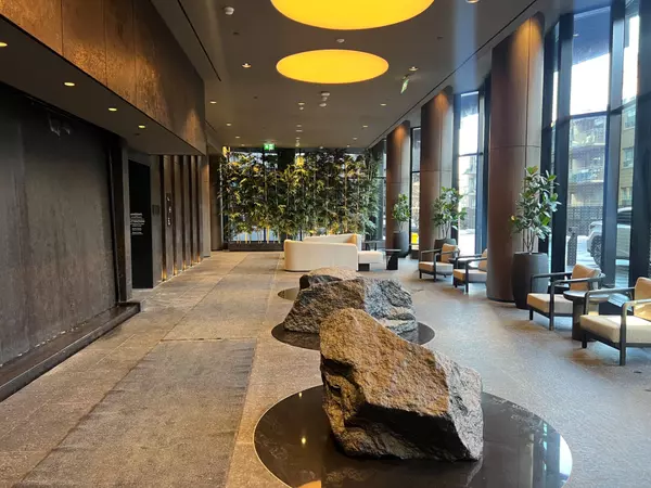 Toronto C10, ON M4P 1V7,110 broadway AVE #2402S