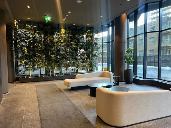 Toronto C10, ON M4P 1V7,110 broadway AVE #2402S