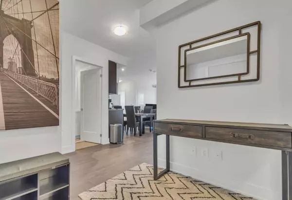 Oshawa, ON L1L 0R5,2550 Simcoe ST N #1917