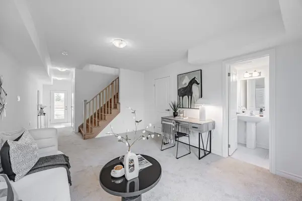 Toronto E04, ON M1L 0J3,123 Pidgeon ST