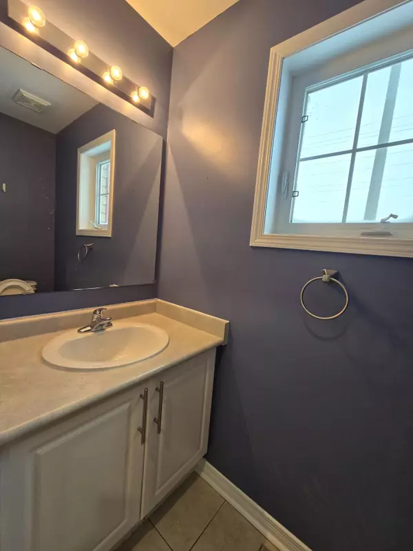 Clarington, ON L1C 0J7,44 Kimble AVE