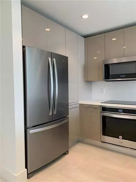 Sunrise, FL 33323,2000 Metropica Way #2208