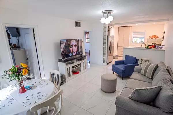 Fort Lauderdale, FL 33316,1010 SE 15th St #207