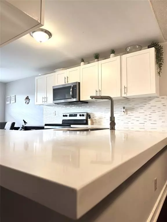 Sunrise, FL 33322,2704 NW 104th Ave #308